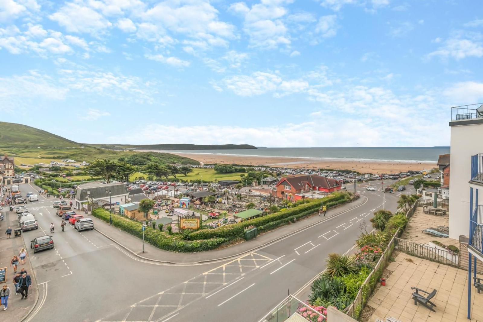 8 Woolacombe West - Luxury Apartment At Byron Woolacombe, Only 4 Minute Walk To Woolacombe Beach! Extérieur photo