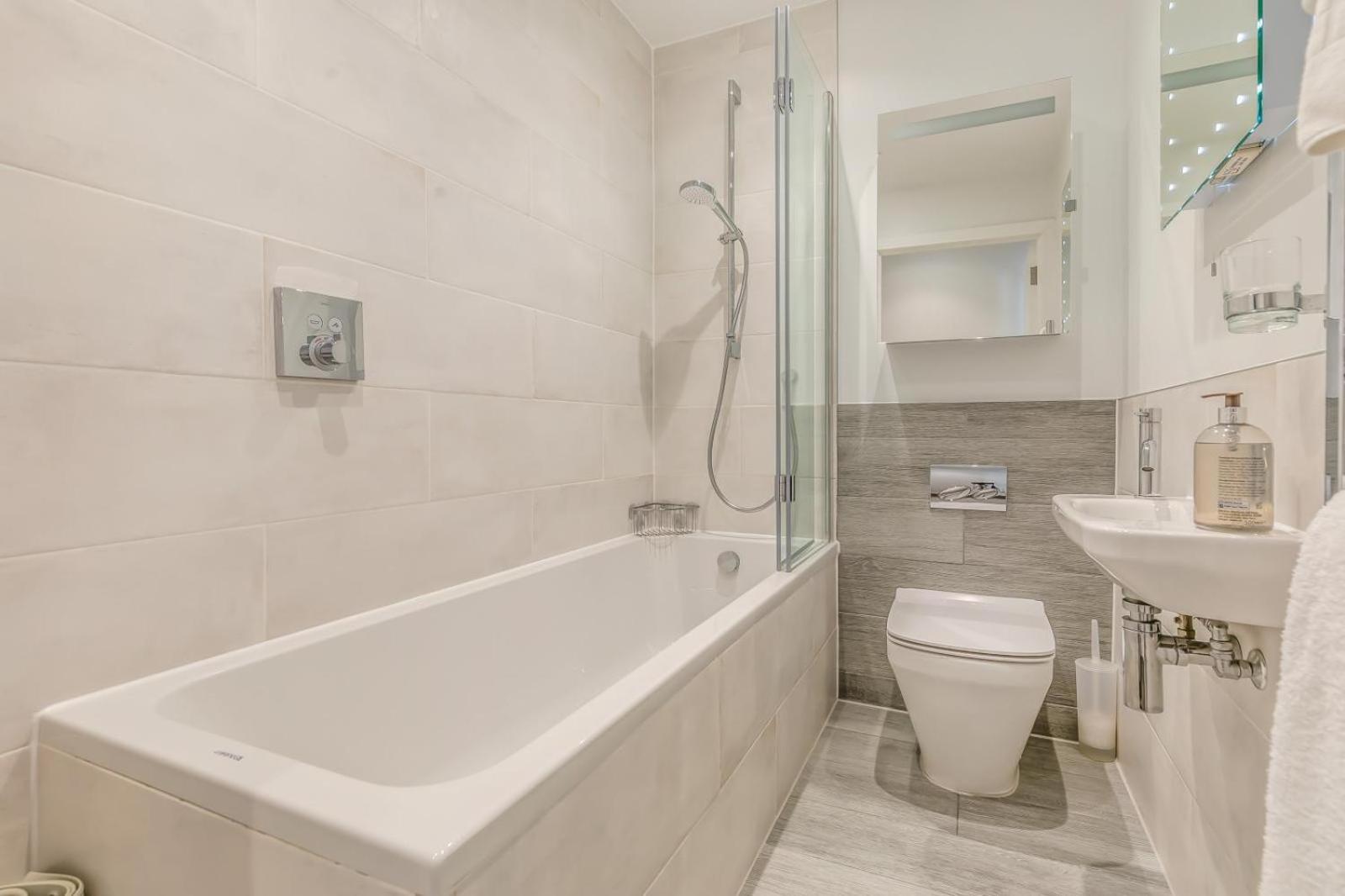 8 Woolacombe West - Luxury Apartment At Byron Woolacombe, Only 4 Minute Walk To Woolacombe Beach! Extérieur photo